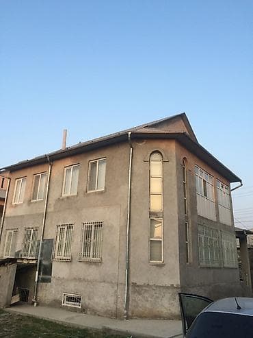 Кыймылсыз мүлк: Продаётся двухэтажный частный дом с ограждённым двором и — 2