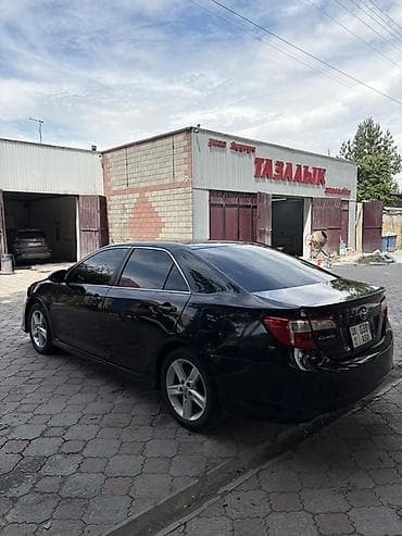 Транспорт: Toyota Camry: 2013 г., Автомат, Бензин, Седан — 4