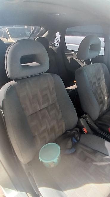 карбюратор на муравей: Mazda Cronos: 1993 г., 1.8 л, Механика, Бензин — 7