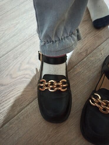 Туфли брали в детском мире одето было 1 раз на 3часа прогодали с