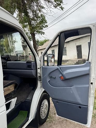 crown 200: Mercedes-Benz Спринтер: 1996 г., 3 л, Механика, Дизель, Фургон — 10