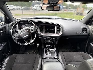 красный салон: Dodge Зарядник: 2020 г., 5.7 л, Бензин, Седан — 8