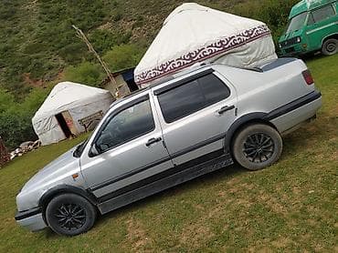 Продажа авто: Volkswagen Vento: 1992 г., 1.8 л, Механика, Бензин, Седан — 3