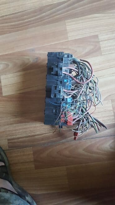 системные утилиты электронный ключ: Volkswagen Т 4 блок предохранителей Т4 94 год од — 2