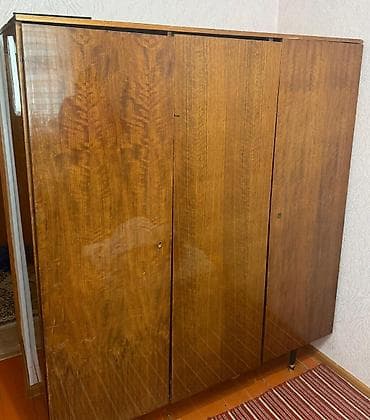 Шифонбер 4000 сом күзгү - 3000 сом . Талас шаарында