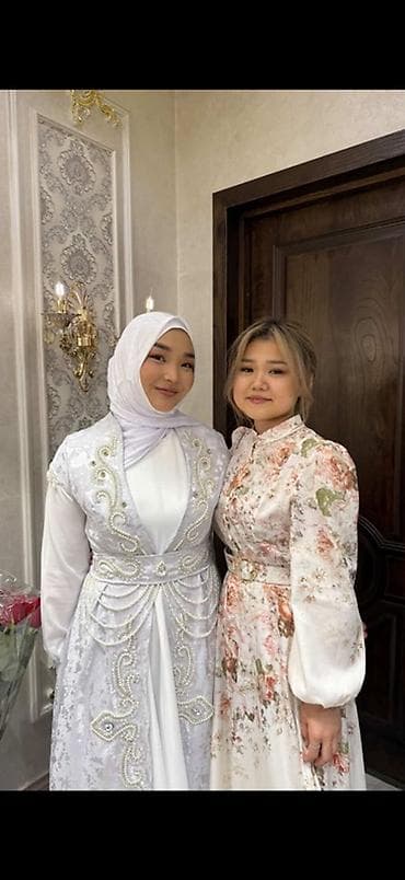 националь: Вечернее платье, А-силуэт, Длинная модель, Атлас, С рукавами, С пайетками, M — 1