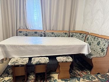 Продается кухонный уголок со столом и тремя стульями.В комплекте at lalafo.kg Продается кухонный уголок со столом и тремя стульями.В комплекте