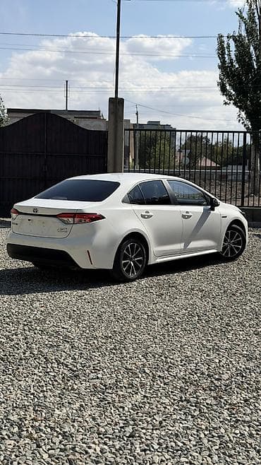 уна: Toyota Levin: 2023 г., 1.8 л, Вариатор, Гибрид, Седан — 9