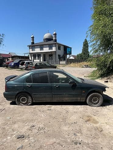 Honda Civic: 1999 г.