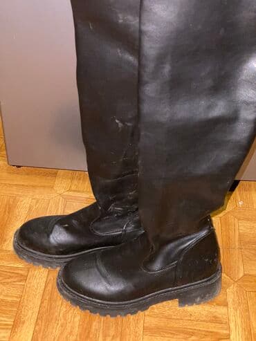 обувь для охоты: Сапоги- ботфорты. Высокое голенище,кожаные утеплённые . Размер38. Как — 1