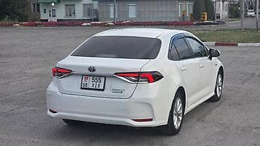 prius v: Toyota Corolla: 2021 г., 1.8 л, Гибрид, Седан — 9