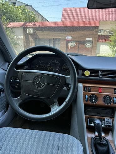 порш авто: Mercedes-Benz W124: 1993 г., 2.2 л, Автомат, Бензин, Седан — 5
