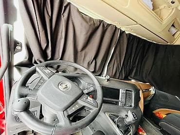 audi 80 1 8: Тягач, Shacman, 2019 г., Тентованный — 3