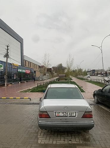 тесла модел с: Mercedes-Benz W124: 1994 г., 2.2 л, Механика, Бензин, Седан — 4