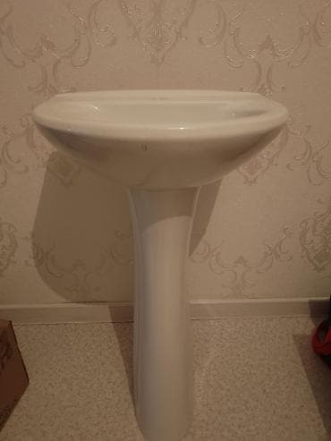 Лакокрасочные материалы: Продаю раковину с пьедесталом (тюльпан) — 1