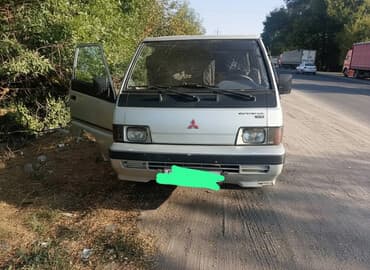 авто делика: Mitsubishi L300: 1990 г., 2 л, Механика, Бензиновая, Бус — 1