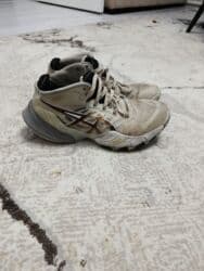 Кроссовки и спортивная обувь: - Размер: EU 40.5 / US 7.5 / длина стопы 250 мм (указано на ярлыке). - — 5