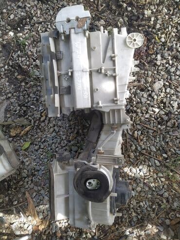 газовое оборудование на машину: Mitsubishi Pajero W74 корпус печки, Мицубиси Паджеро W74 печка салона — 1