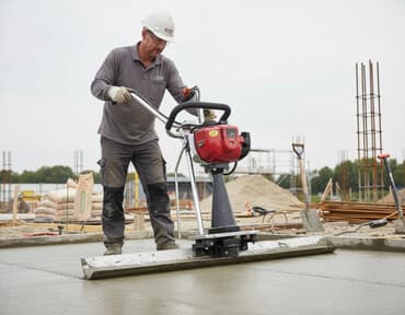 прокат бензокосы: Аренда Вибро-рейки бензиновая, электрический Аренда Вибро-рейка — 1