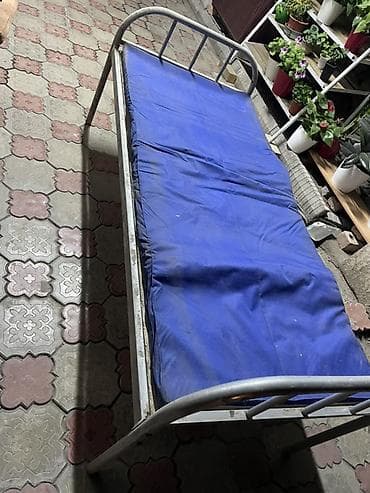 bunk bed: Односпальная кровать, С матрасом, длина - 200 см — 1