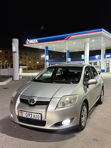 nardo grey: Toyota Auris: 2008 г., 1.6 л, Механика, Бензин, Хэтчбэк — 1