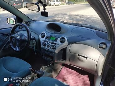 2000: Toyota Yaris: 2000 г., 1.3 л, Механика, Бензин, Хэтчбэк — 5