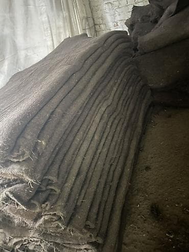 Металлочерепица: Тердик желдик жабууга кара кийиздер бар баасы 2600 Узуну 4мт Туурасы — 4