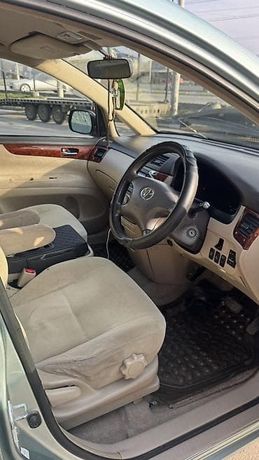 bmw 5: Toyota Ipsum: 2002 г., 2.4 л, Автомат, Газ, Минивэн — 7