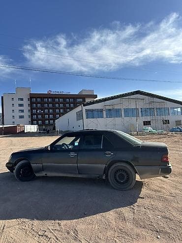 Mercedes-Benz W124: 1991 г., 2 л, Седан — 5