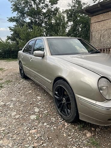 v class: Mercedes-Benz E-Class: 2000 г., 2.2 л, Автомат, Дизель, Седан — 4