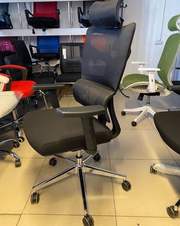 кресло для офис: Руководительское кресло Butterfly с тканевым сиденьем. Самое — 7