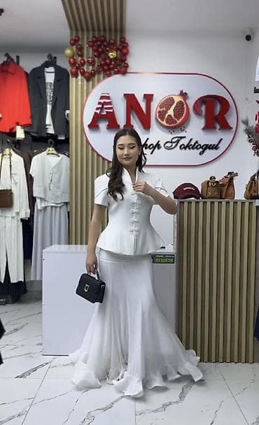 белый костюм женский: Белый женский комплект в элегантном стиле. Состав комплекта: - Жакет — 2