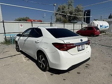 levin: Toyota Levin: 2018 г., 1.8 л, Автомат, Гибрид, Седан — 3