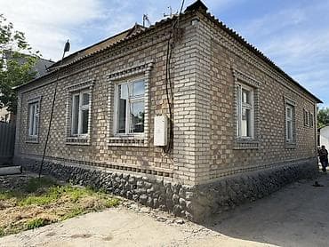 кызыл ата: 🏡 Продаётся уютный дом в ж/м Бакай-Ата! ✨ Просторный кирпичный дом — 2