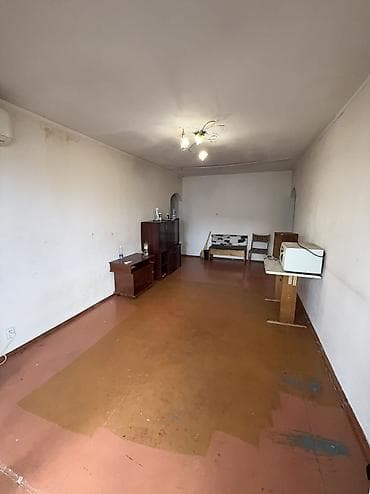 Продажа квартир: 3 комнаты, 60 м², Дордой Плаза ТРЦ 104 серия, 5 этаж, Старый ремонт — 2