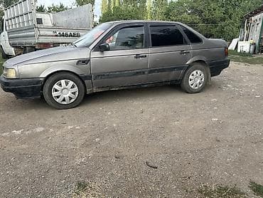 Volkswagen Passat: 1990 г., 1.8 л, Кол менен иштөөчү, Бензин, Седан — 4