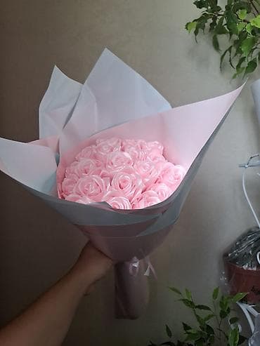 Майрамдык товарлар: Букет из роз. Из атласных лент — 1