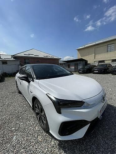 a class: GAC Aion S белый седан с черной крышей Кузов и дизайн: - — 7