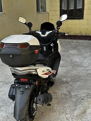 иж мотоциклы: Скутер/mакси-скутер 150куб класса Touring/Racing, бело‑чёрный — 3