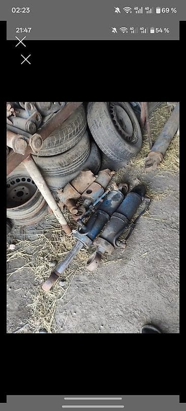 ваза б у: Запчасти от ЮМЗ стрела 38 000сом цилиндр большой 8000сом маленький — 4