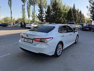 lexus rc: Toyota Camry: 2019 г., 2.5 л, Вариатор, Гибрид, Седан — 4
