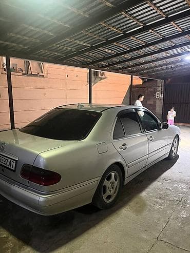 Mercedes-Benz E-Class: 2000 г., 2.2 л, Механика, Дизель, Седан