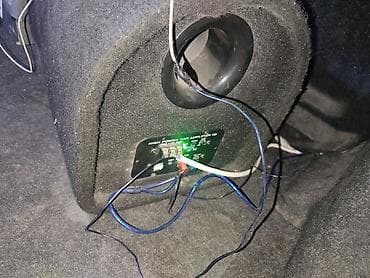 Автомобильный активный сабвуфер в корпусе - Тип: активный сабвуфер в