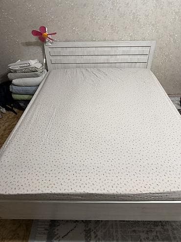 Двуспальные кровати: Двуспальная кровать, С ящиком для хранения, длина - 200 см — 1