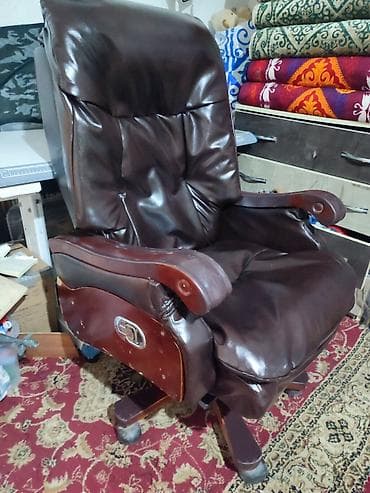 Офис креслолору: Офис креслолор, Дөңгөлөктүү, түсү - Кара, Экокожа — 1