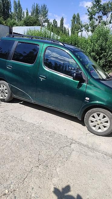 jac js6: Toyota Yaris Verso: 2001 г., 1.5 л, Механика, Бензин, Минивэн — 1