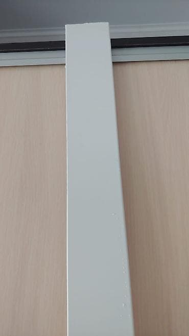 Продаю обналичку на межкомнатную дверь один белый новый длинна