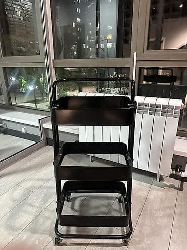 Текчелер, стеллаждар, секичелүү койгучтар: Гүлдөр үчүн секичелүү текче, Темир — 1