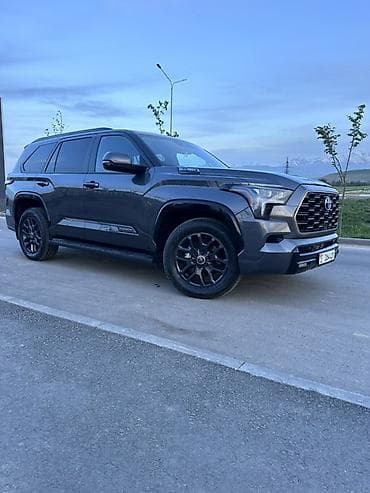 боковой: Toyota Sequoia: 2024 г., 3.5 л, Автомат, Гибрид, Внедорожник — 6