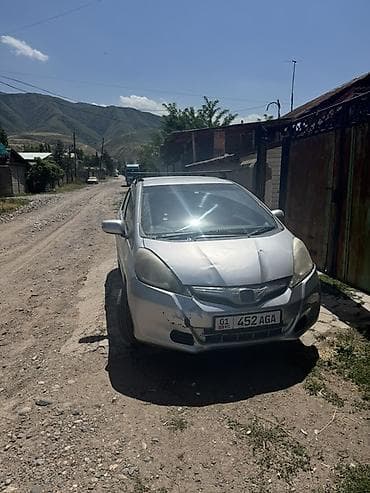 гак айон с: Honda Shuttle: 2011 г., Вариатор, Гибрид, Хэтчбэк — 3